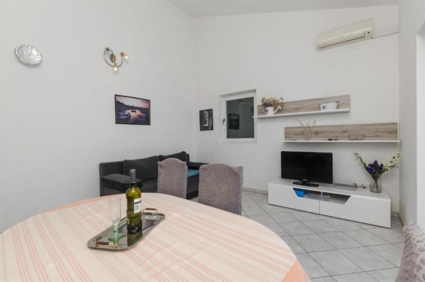 Apartments Mil - 80M From The Sea Sevid Bagian luar foto